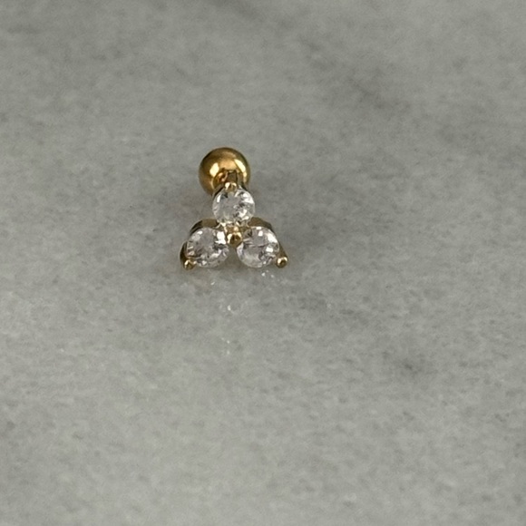 COPY - Gold Flower Crystal Cartilage Earring Brand New - Picture 2 of 4